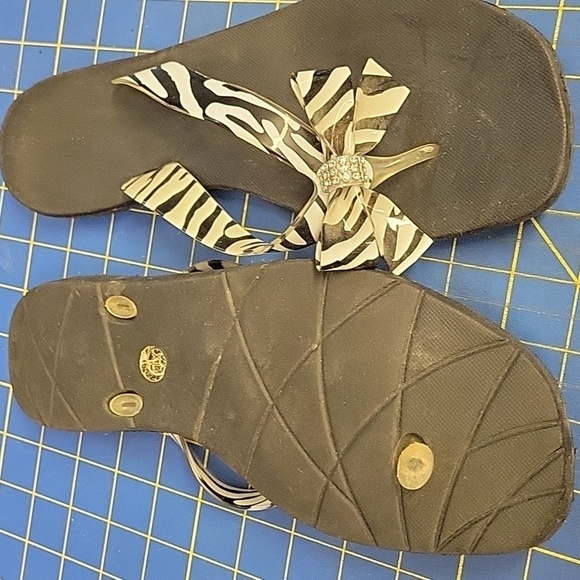Zebra Plastic w Rhinestone Accent Black Rubber Bottom Flip Flops Sandals Size XL - Picture 4 of 7